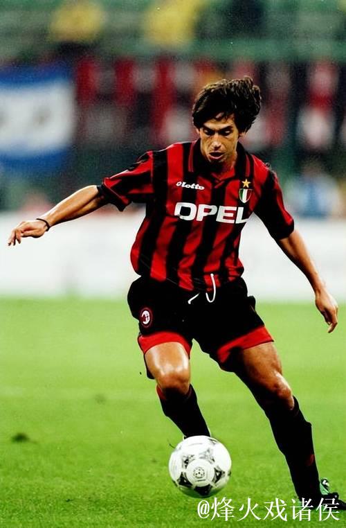 老照片勾起回忆:米兰传奇阿尔贝蒂尼再现辉煌岁月 老照片勾起回忆:米兰传奇阿尔贝蒂尼再现辉煌岁月